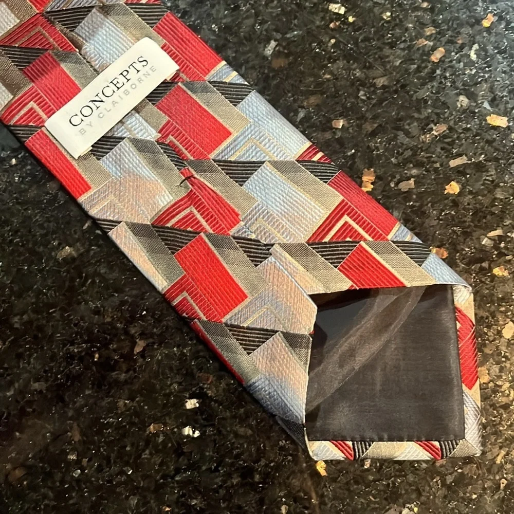 Men’s Concept by Claiborne Silk Tie - Red & Grays pattern